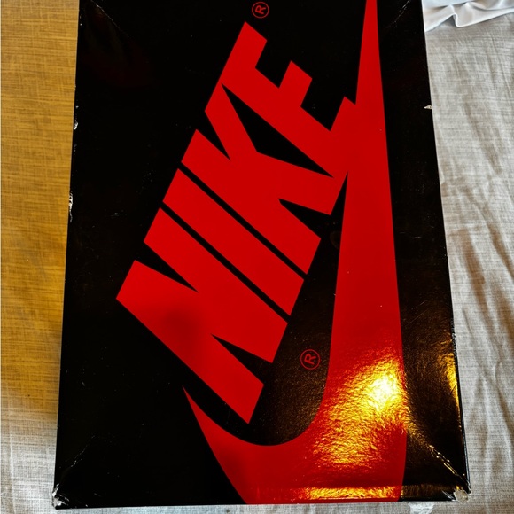 Nike Air Jordan 1 Patent Bred Retro High OG GS Black/Varsity Red-White - Picture 6 of 9